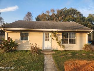 2411 Parsley Avenue, Pascagoula, MS 39567