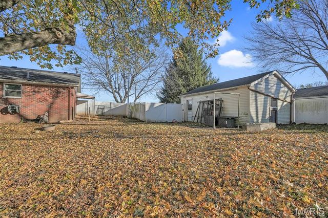 313 Old Fullerton Road, Belleville, IL 62226