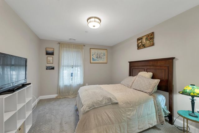 61 Acadia Ln Unit 107, Exeter, NH 03833