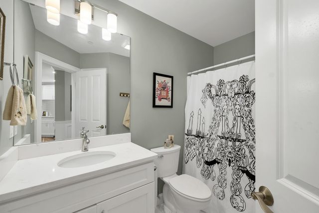 61 Acadia Ln Unit 107, Exeter, NH 03833