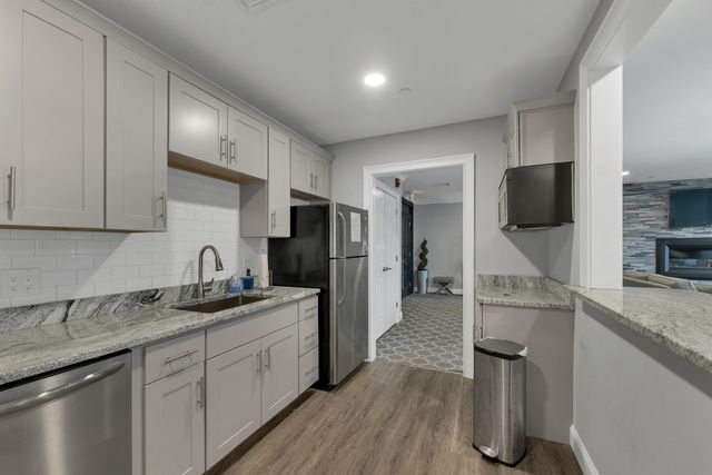 61 Acadia Ln Unit 107, Exeter, NH 03833