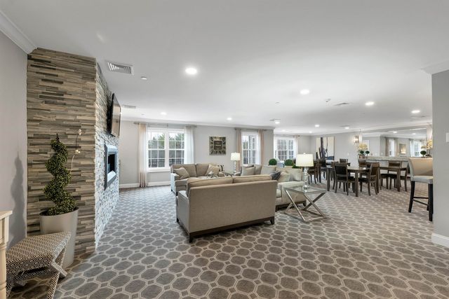 61 Acadia Ln Unit 107, Exeter, NH 03833