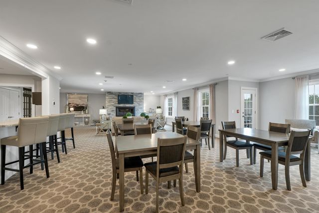 61 Acadia Ln Unit 107, Exeter, NH 03833