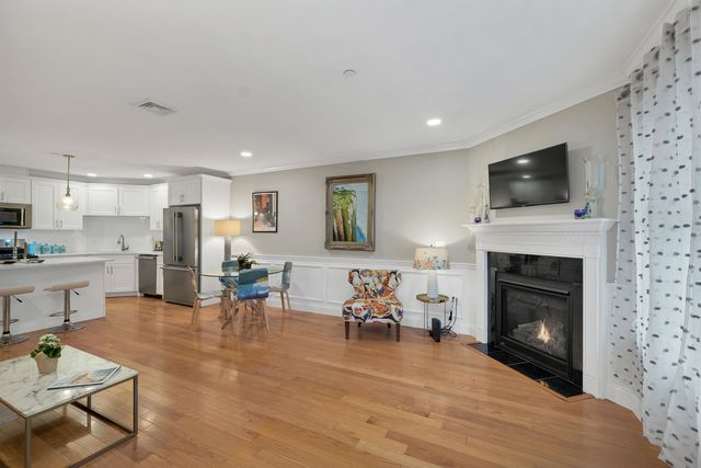 61 Acadia Ln Unit 107, Exeter, NH 03833