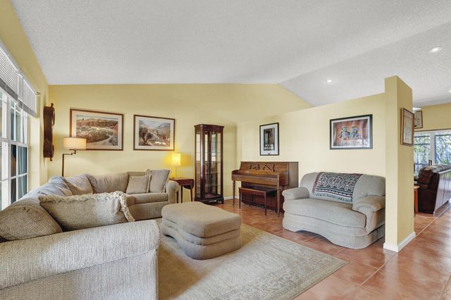 5696 Descartes Circle, Boynton Beach, FL 33472