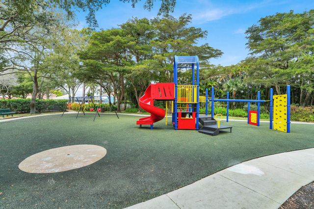 5696 Descartes Circle, Boynton Beach, FL 33472