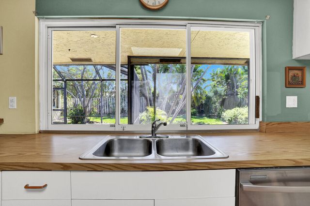 5696 Descartes Circle, Boynton Beach, FL 33472