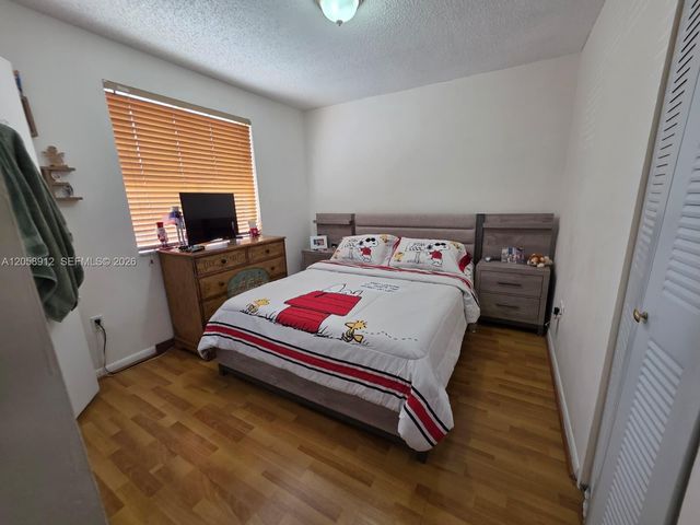 8085 NW 8th St 6, Miami, FL 33126