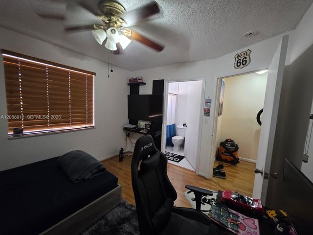 8085 NW 8th St 6, Miami, FL 33126