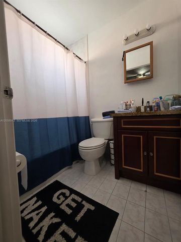 8085 NW 8th St 6, Miami, FL 33126