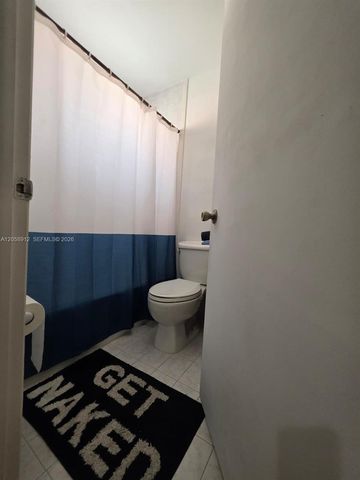 8085 NW 8th St 6, Miami, FL 33126