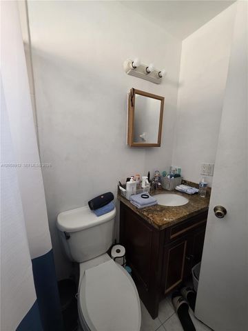 8085 NW 8th St 6, Miami, FL 33126