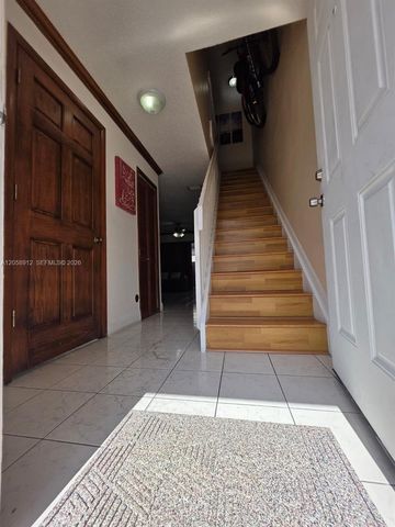 8085 NW 8th St 6, Miami, FL 33126