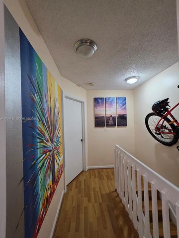 8085 NW 8th St 6, Miami, FL 33126