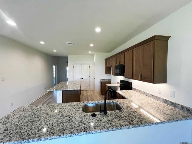 2220 Sherri's Way, Port Allen, LA 70767