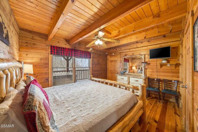 1713 Parkway View Court, Sevierville, TN 37876