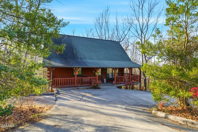 1713 Parkway View Court, Sevierville, TN 37876