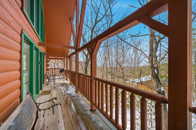 1713 Parkway View Court, Sevierville, TN 37876