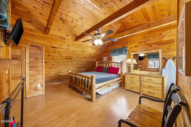 1713 Parkway View Court, Sevierville, TN 37876