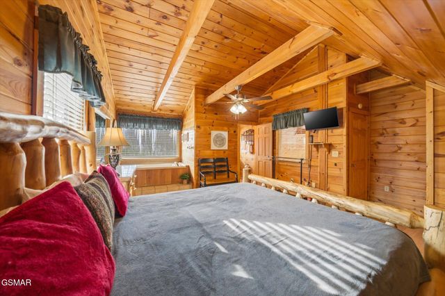 1713 Parkway View Court, Sevierville, TN 37876