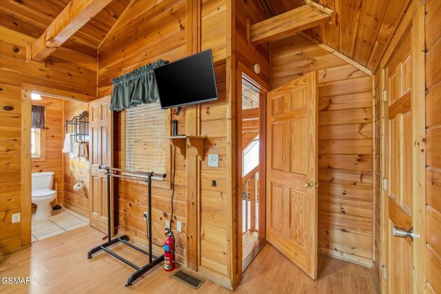 1713 Parkway View Court, Sevierville, TN 37876