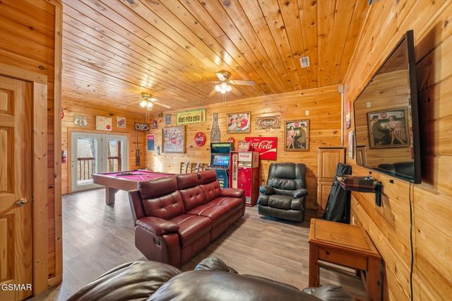 1713 Parkway View Court, Sevierville, TN 37876