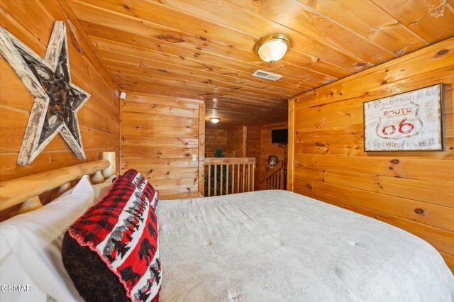 1713 Parkway View Court, Sevierville, TN 37876