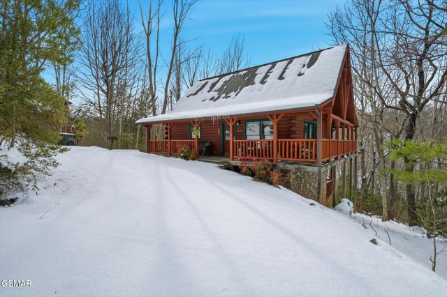 1713 Parkway View Court, Sevierville, TN 37876