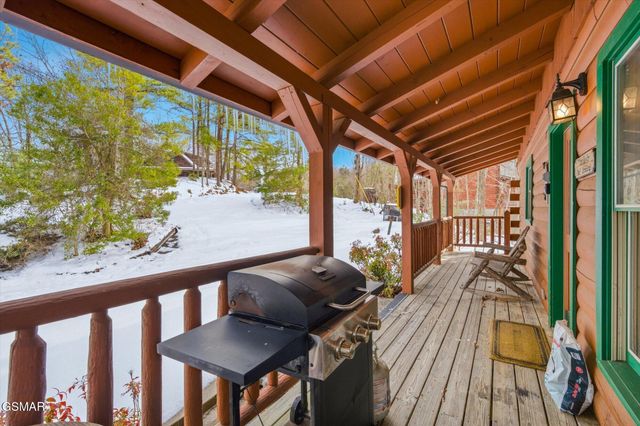 1713 Parkway View Court, Sevierville, TN 37876