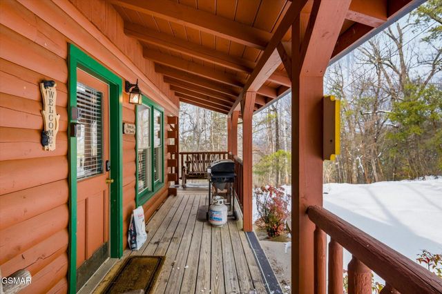 1713 Parkway View Court, Sevierville, TN 37876