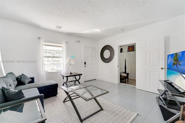 1283 NW 45th St, Miami, FL 33142