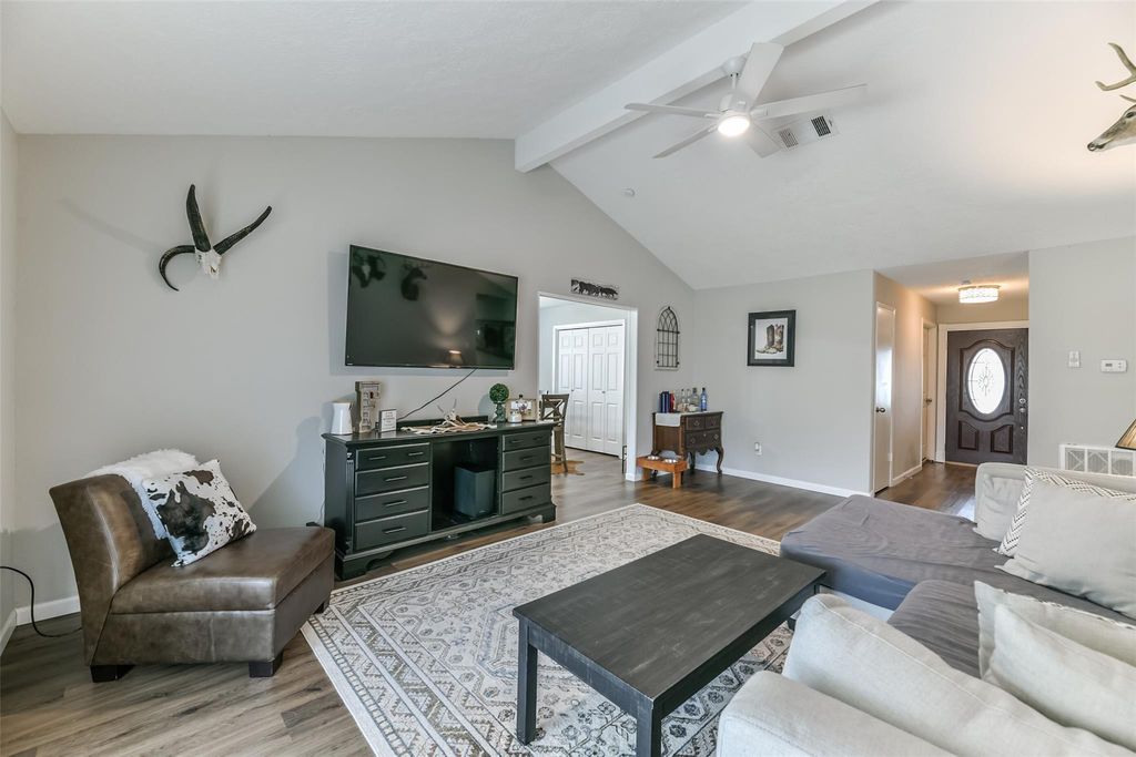 9902 Wren Street, La Porte, TX 77571