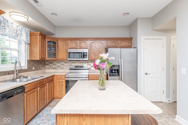 9652 Rhodes Court, Avon, IN 46123