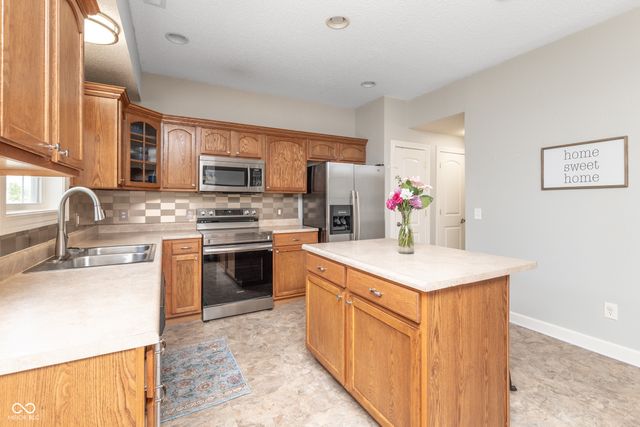 9652 Rhodes Court, Avon, IN 46123