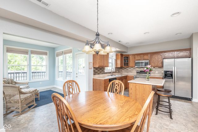 9652 Rhodes Court, Avon, IN 46123