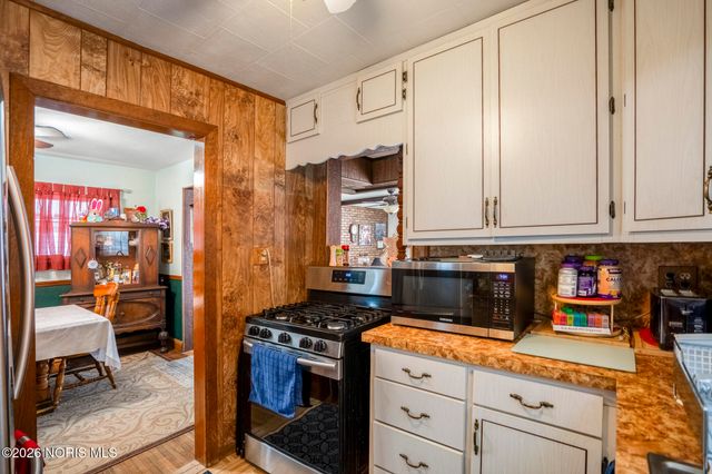 2544 Oak Grove Place, Toledo, OH 43613