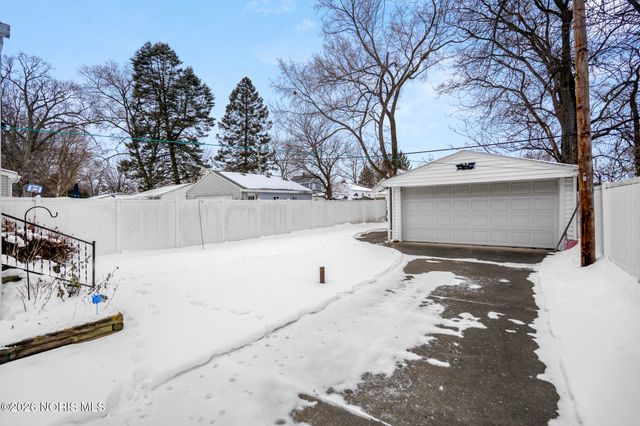 2544 Oak Grove Place, Toledo, OH 43613