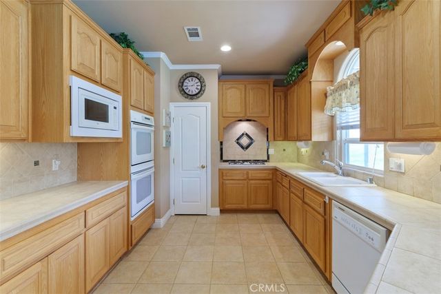38410 Shoal Creek, Murrieta, CA 92562