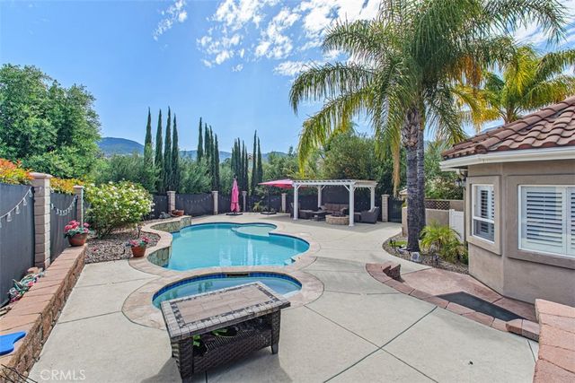 38410 Shoal Creek, Murrieta, CA 92562
