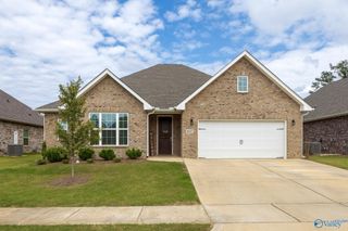 602 Ronnie Drive, Hartselle, AL 35640