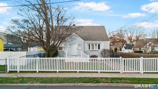 948 Wayne Street, Bridgeport, CT 06606
