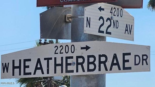 2202 W HEATHERBRAE Drive, Phoenix, AZ 85015