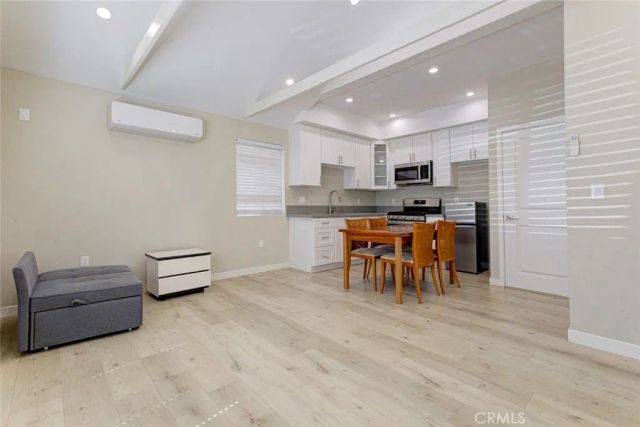 6600 Charlesworth Avenue, North Hollywood, CA 91606