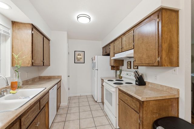 10 W 9th Street, Clovis, CA 93612