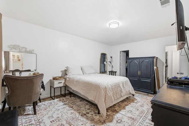 10 W 9th Street, Clovis, CA 93612