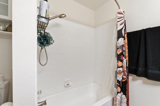 10 W 9th Street, Clovis, CA 93612