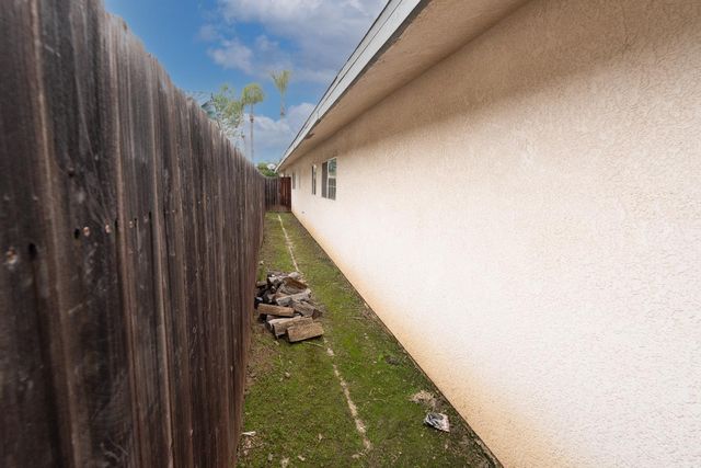 10 W 9th Street, Clovis, CA 93612