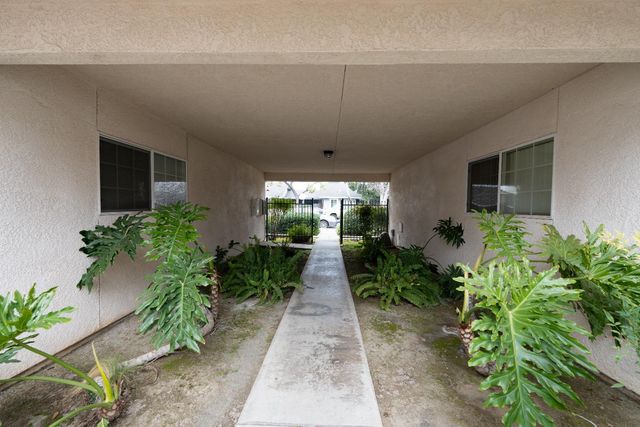 10 W 9th Street, Clovis, CA 93612