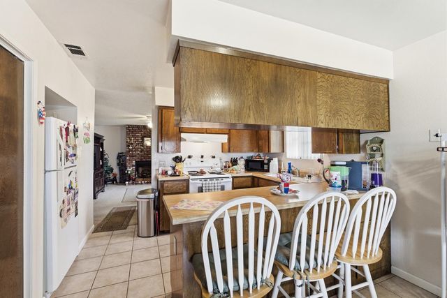 10 W 9th Street, Clovis, CA 93612