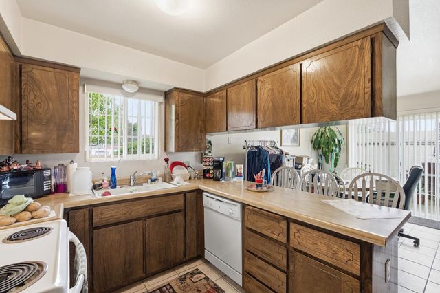 10 W 9th Street, Clovis, CA 93612